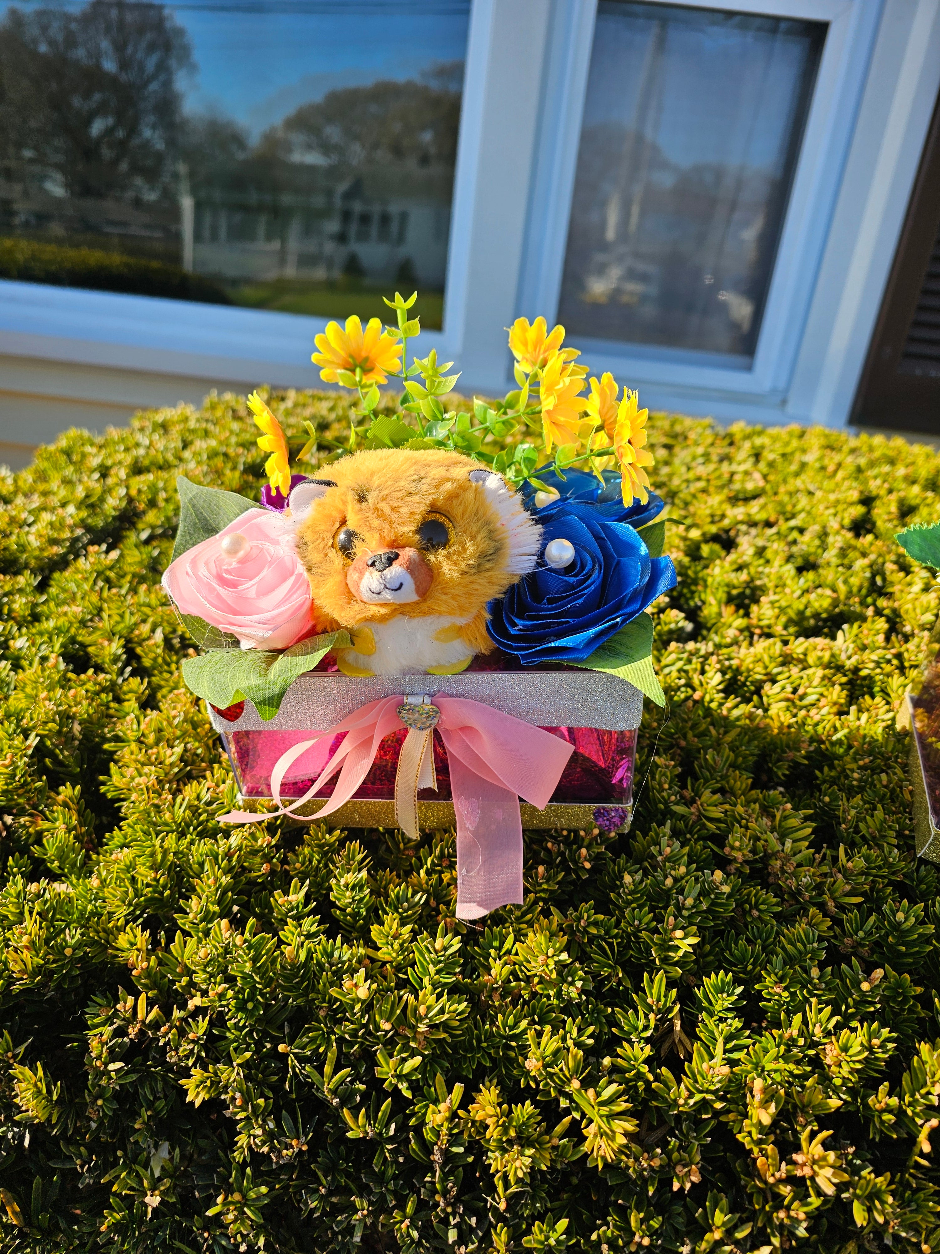 Decorative gift box