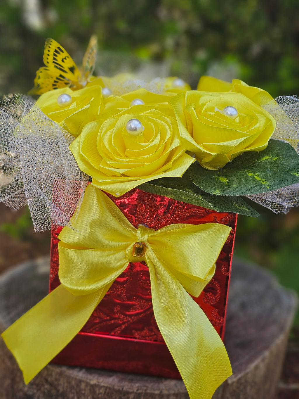 Forever  Rose boutique in luxury  gift box *yellow