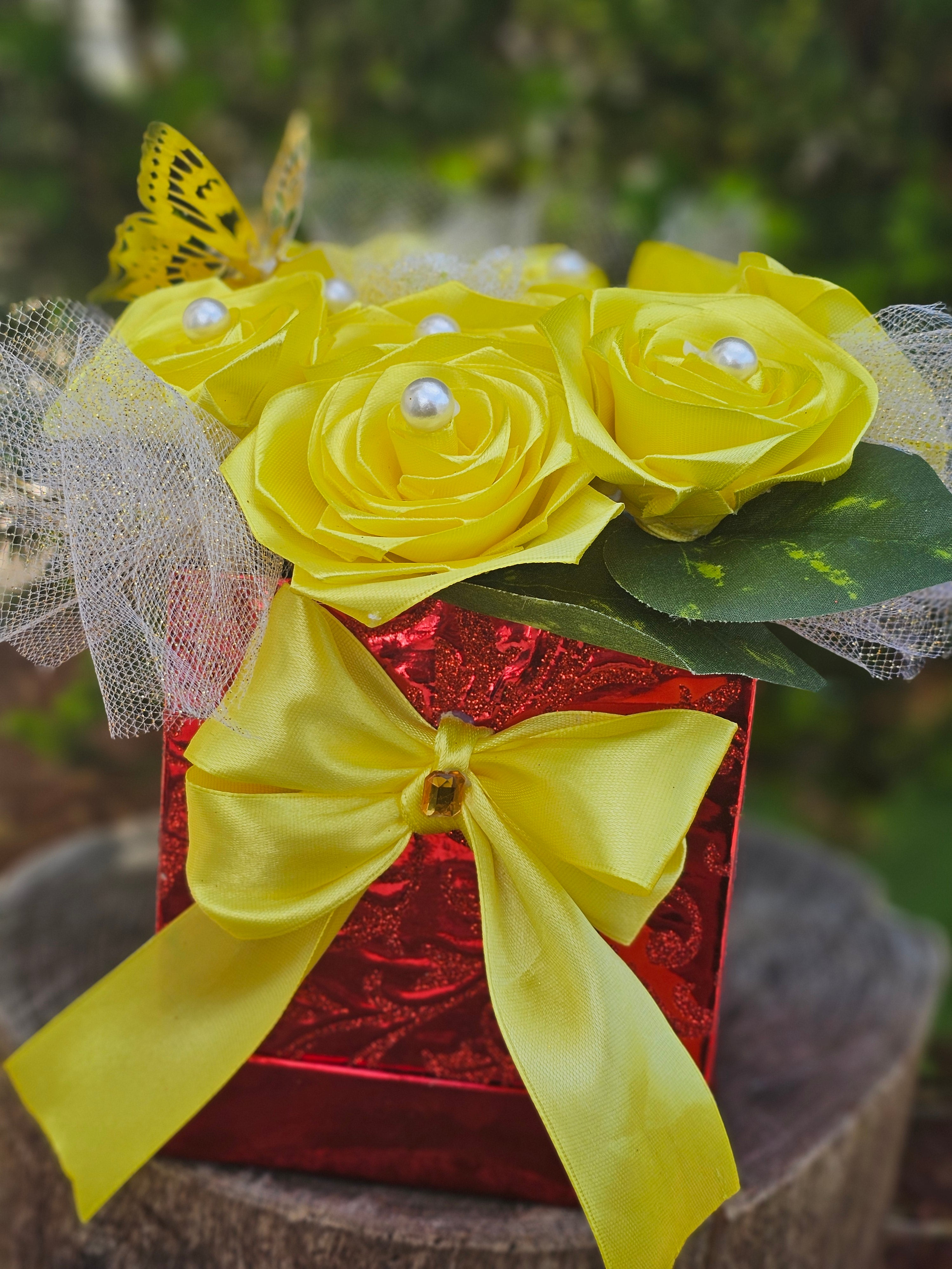 Forever  Rose boutique in luxury  gift box *yellow