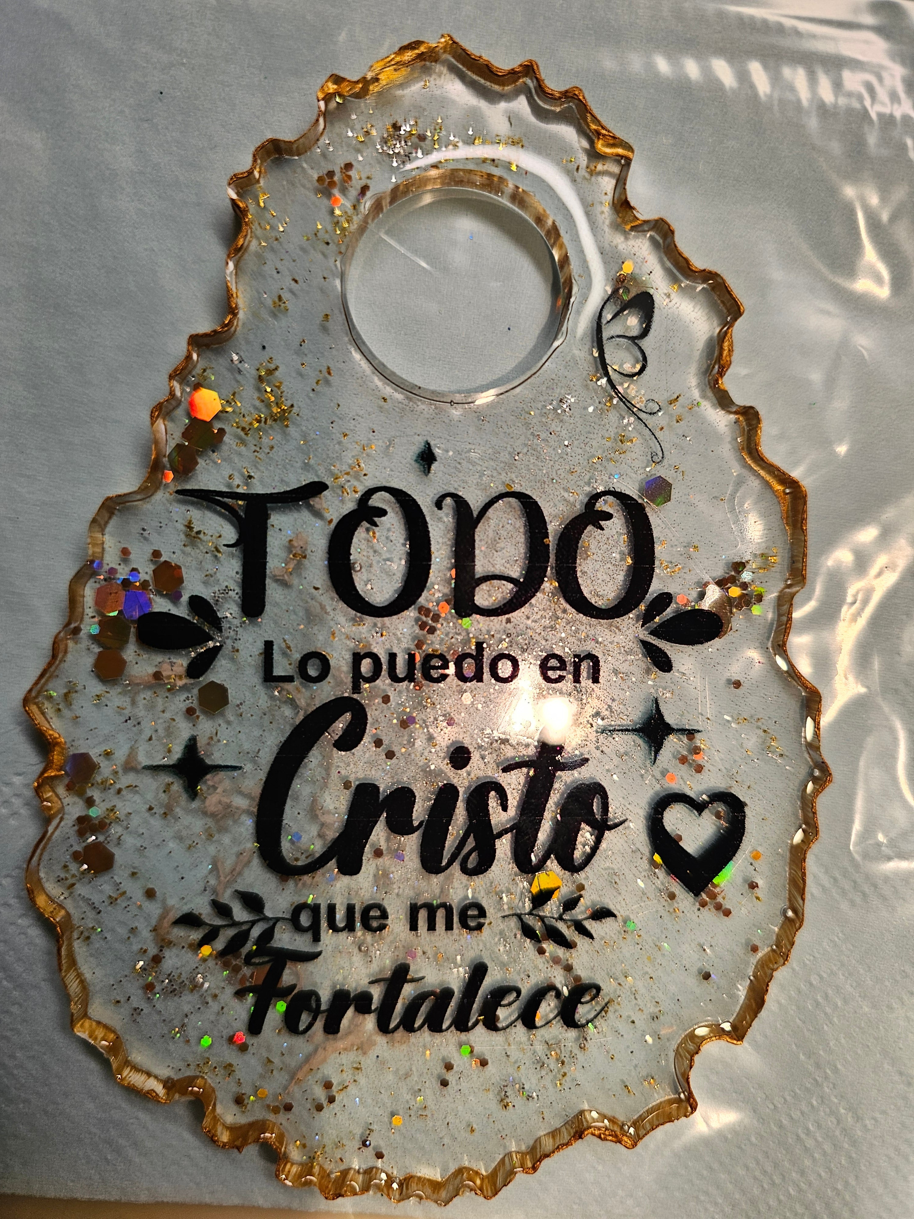 "I Can Do All Things Through Christ Who Strengthens Me" Resin Plaque – Philippians 4:13